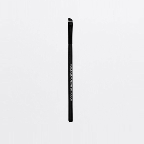 Essential Concealer/Creamy Eyeshadow No.7 Model No. BRUSH 7