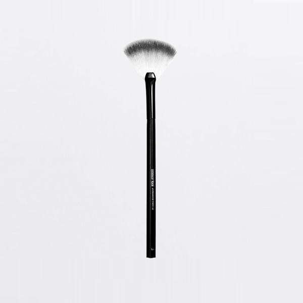 Essential Powder Brush No. 3 Model No. PENNELLO 3