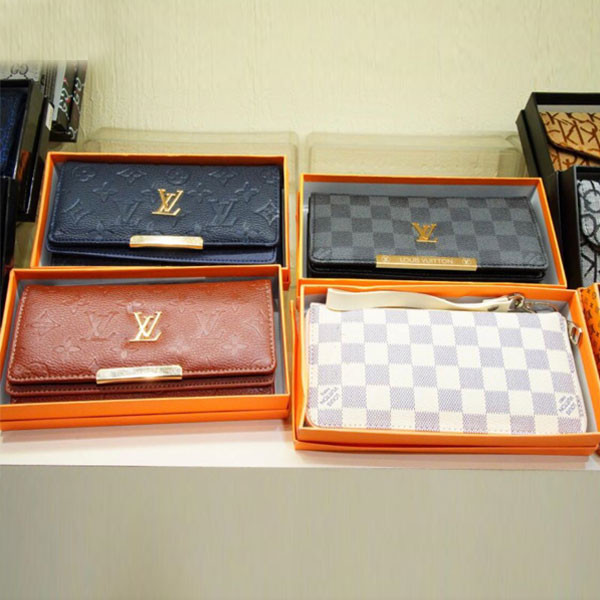 Louis Vuitton Wallet On Chain Lily (Style) Mini Shoulder Bags for Women in Various Colors & Designs