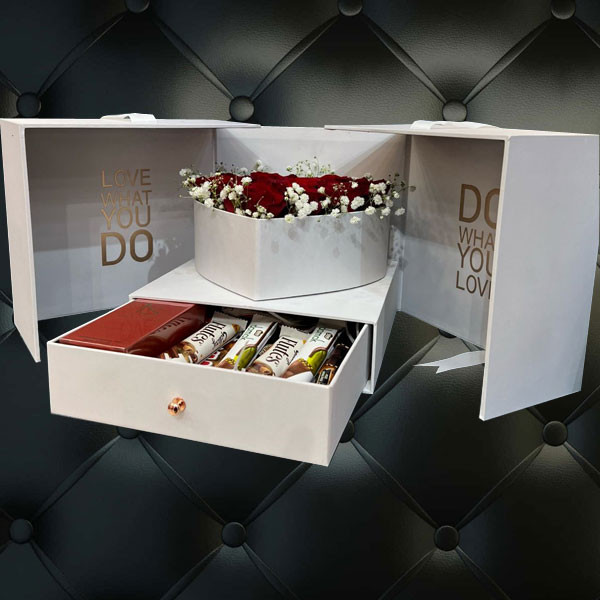 Elegant Red Roses Gift Box in White Color with Cardboard Drawer Supplied with Chocolates