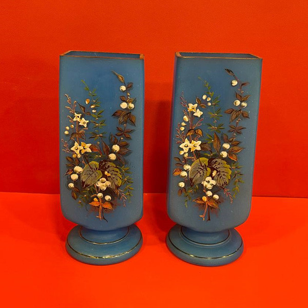 2 Antique Hand Painted Vases, Rectangular Shaped with Circle Bases, Gray Colored, Presenting Flowers